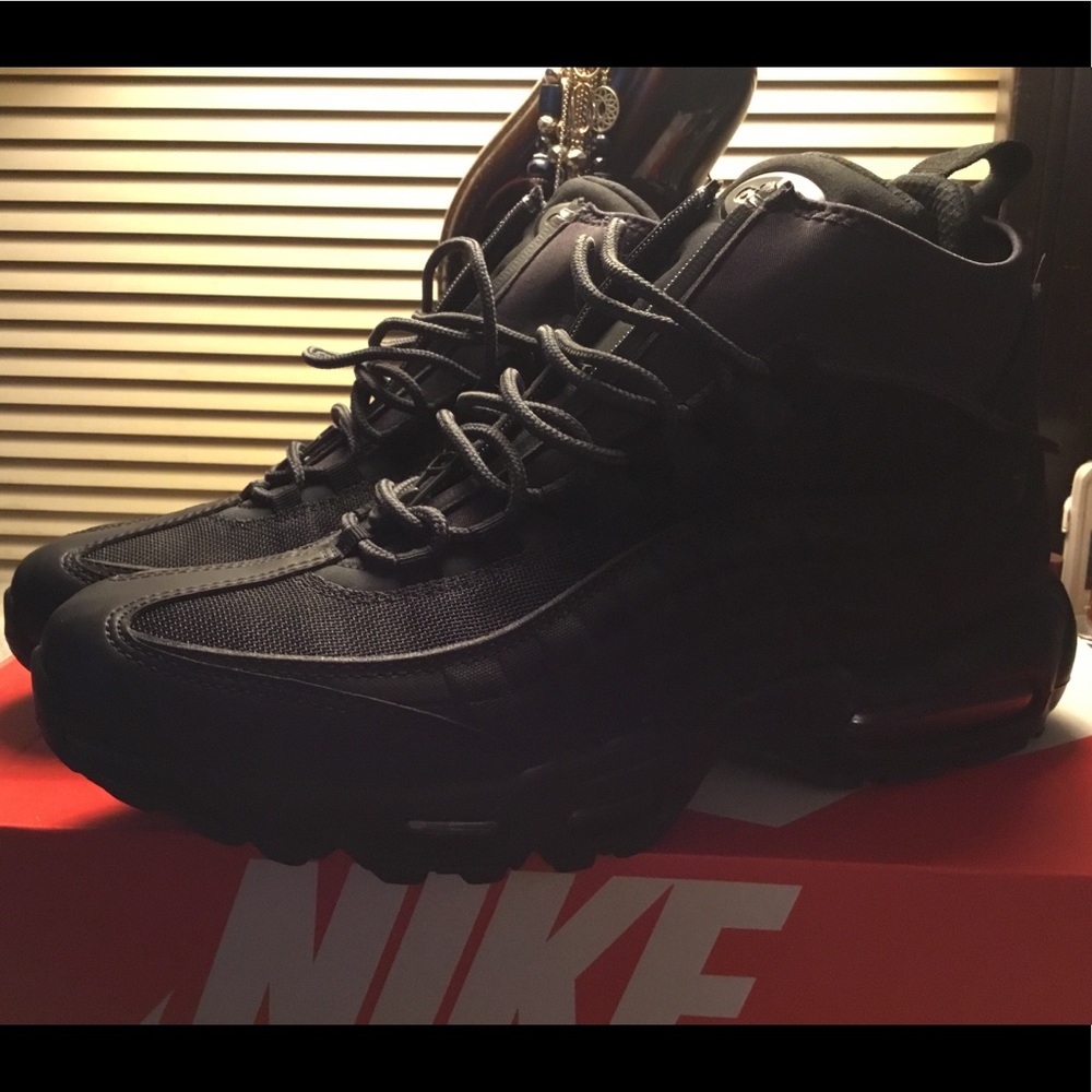 NIB Men’s Nike Air Max Sneakerboot